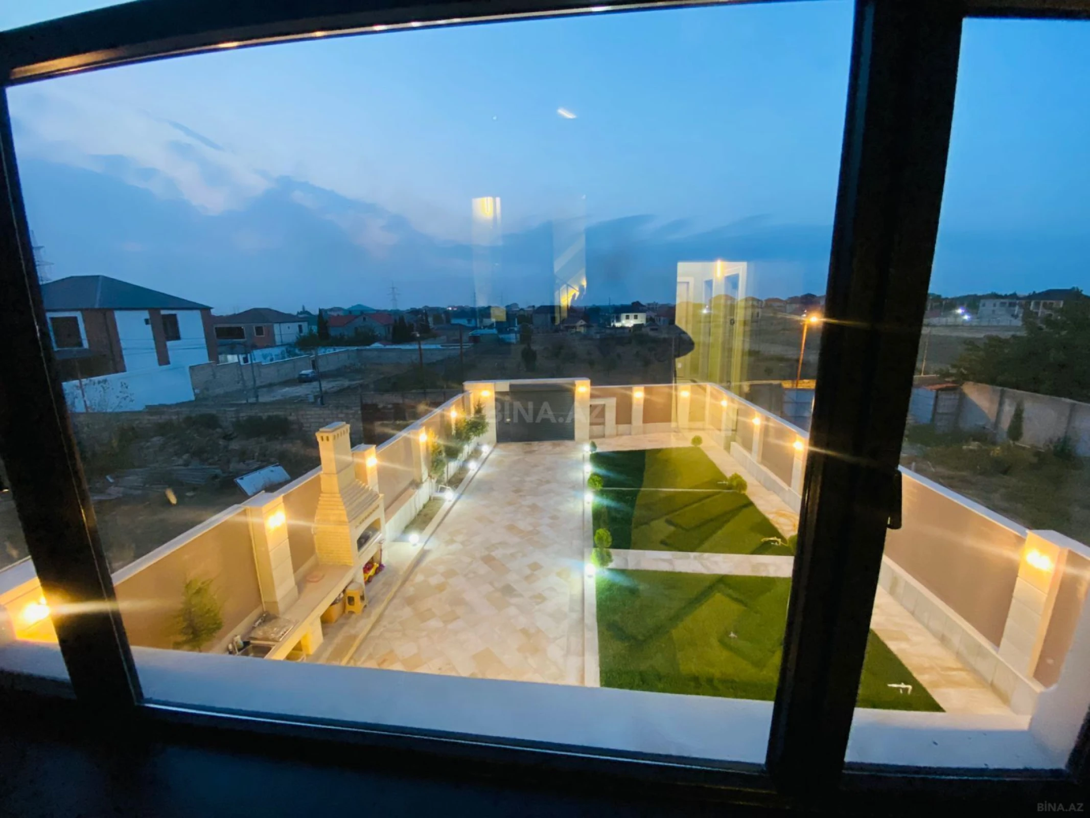 Satılır 6 otaqlı həyət evi 300 m²