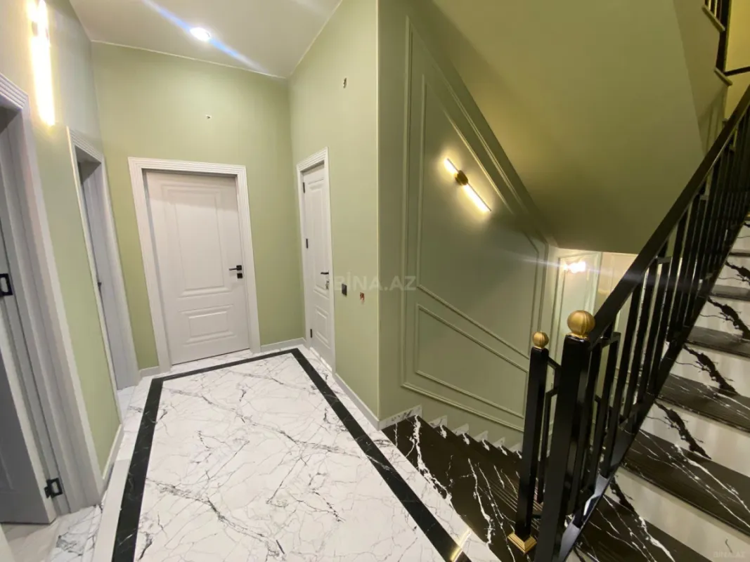 Satılır 6 otaqlı həyət evi 300 m²