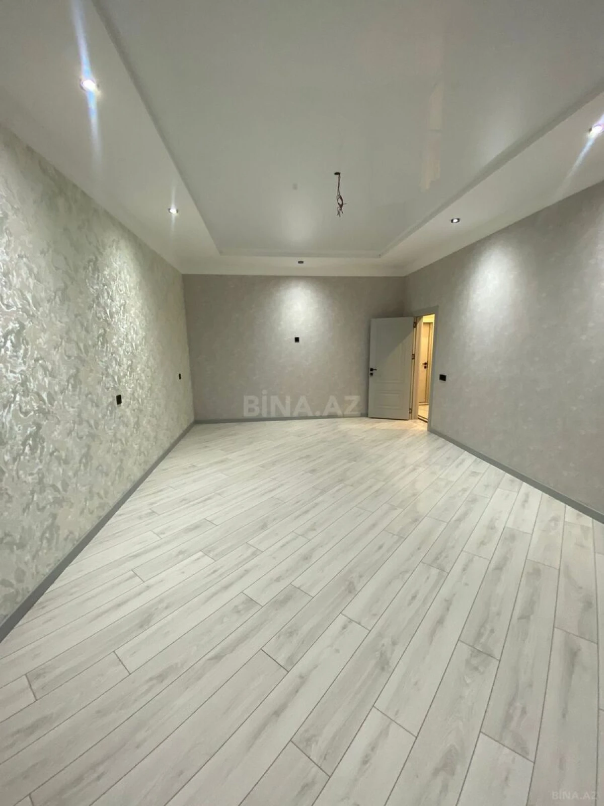Satılır 6 otaqlı həyət evi 300 m²