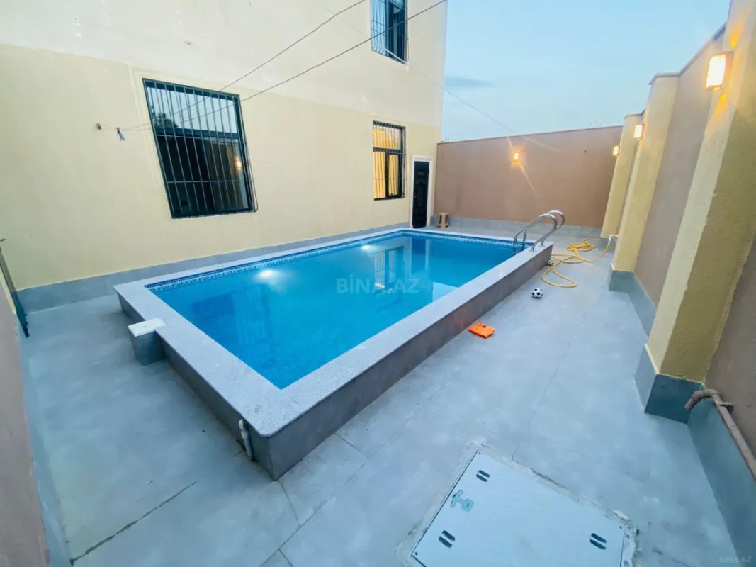 Satılır 6 otaqlı həyət evi 300 m²