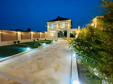 Satılır 6 otaqlı həyət evi 300 m²
