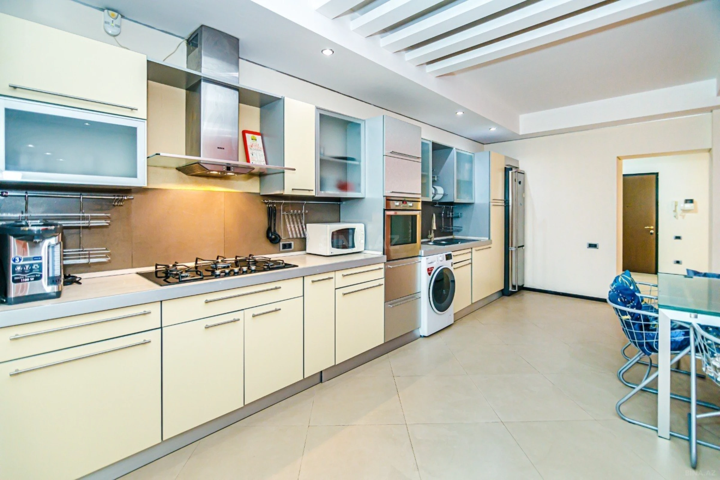 Kirayə verilir 3 otaqlı mənzil 175 m²