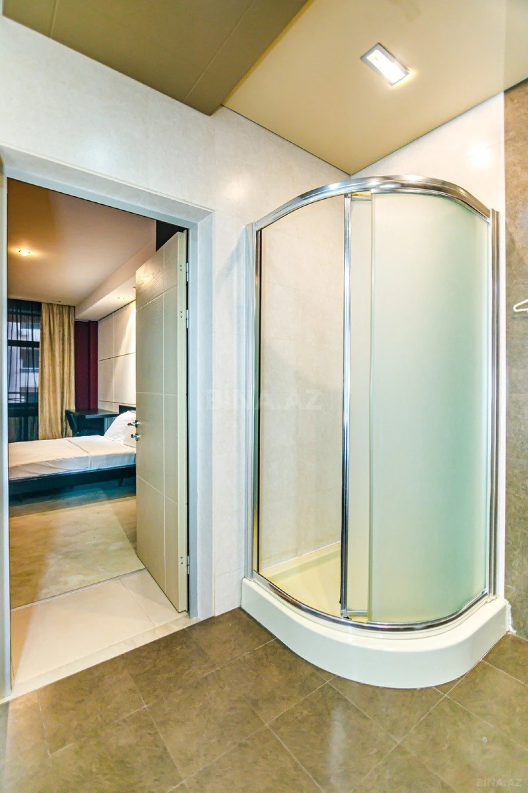 Kirayə verilir 3 otaqlı mənzil 175 m²