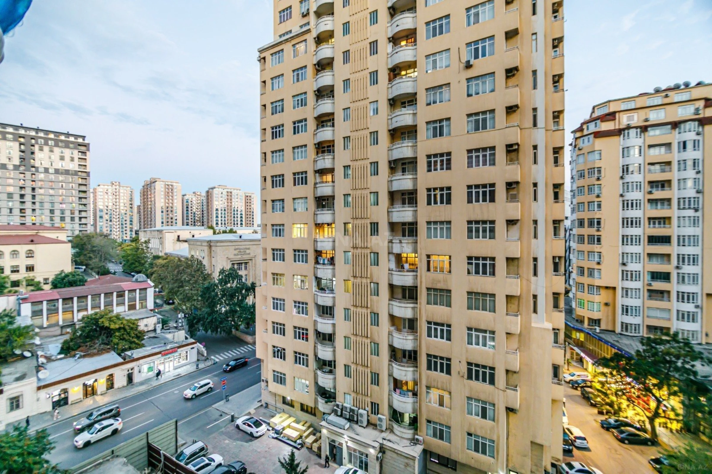 Kirayə verilir 3 otaqlı mənzil 175 m²