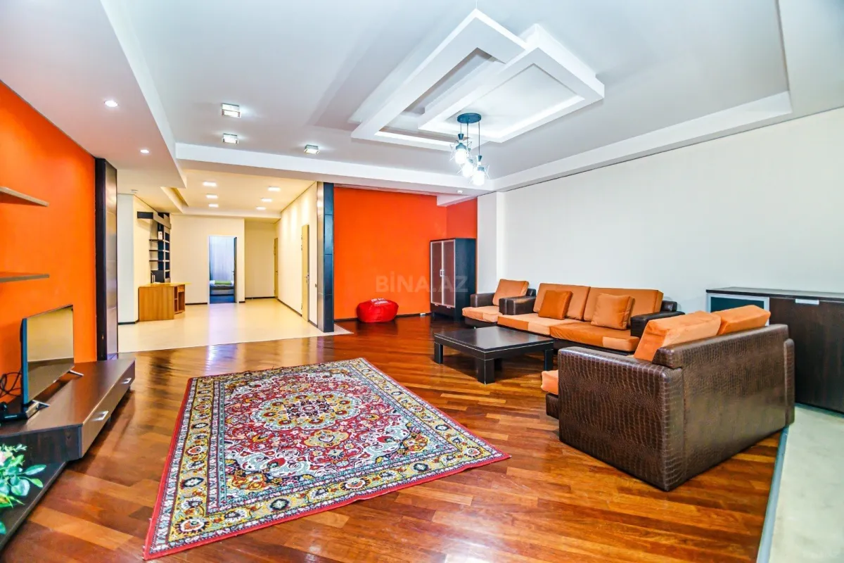 Kirayə verilir 3 otaqlı mənzil 175 m²