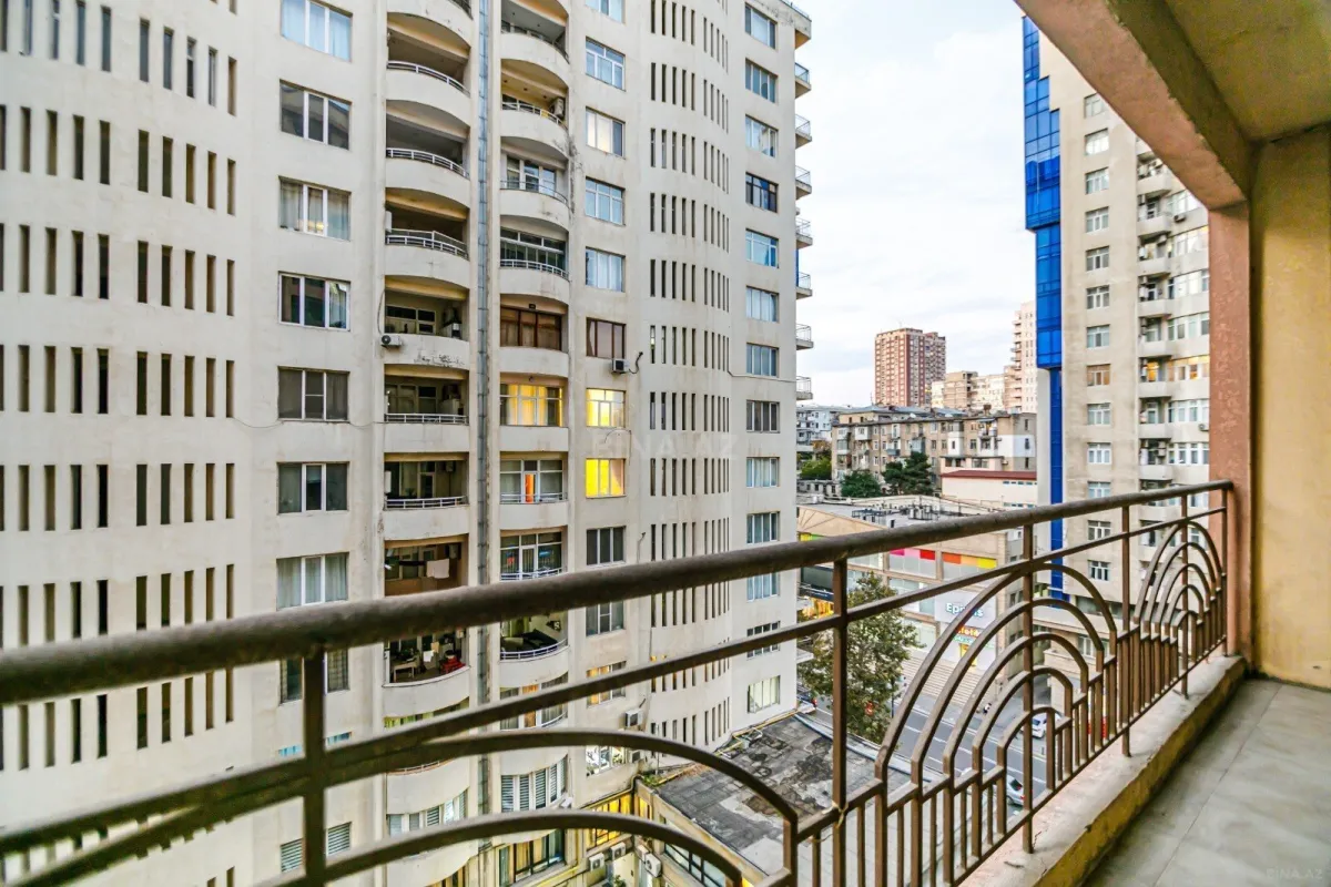 Kirayə verilir 3 otaqlı mənzil 175 m²