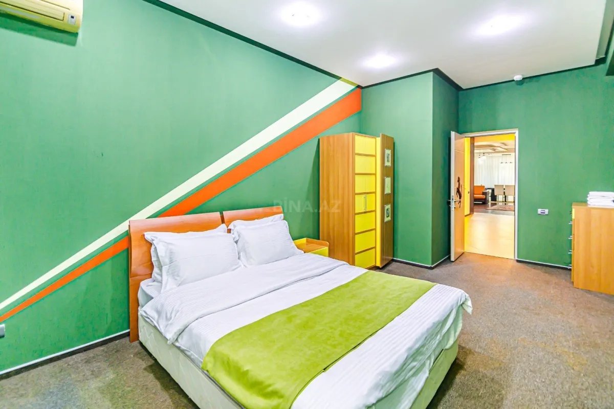 Kirayə verilir 3 otaqlı mənzil 175 m²