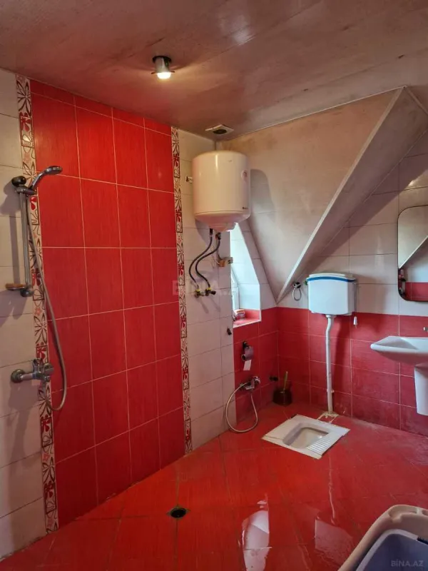 Satılır 6 otaqlı həyət evi 300 m²