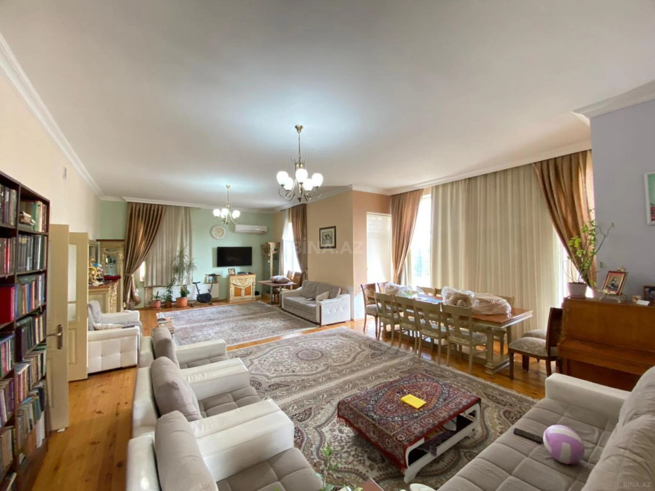 Satılır 6 otaqlı həyət evi 300 m²