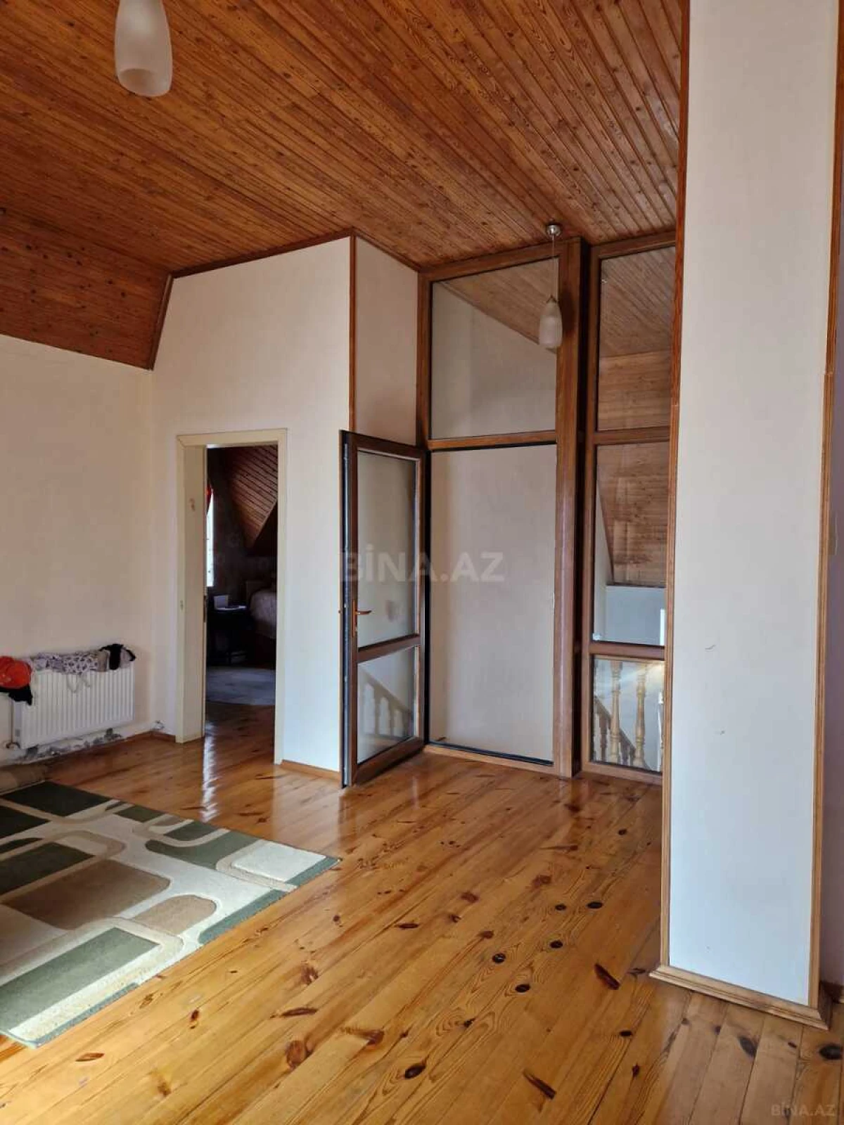 Satılır 6 otaqlı həyət evi 300 m²