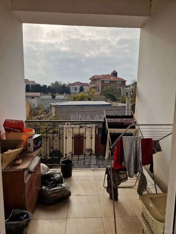 Satılır 6 otaqlı həyət evi 300 m²