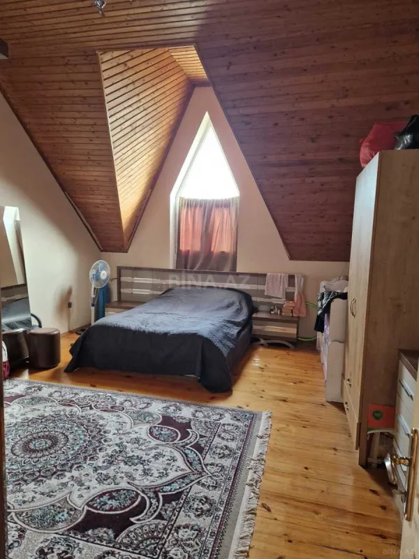 Satılır 6 otaqlı həyət evi 300 m²