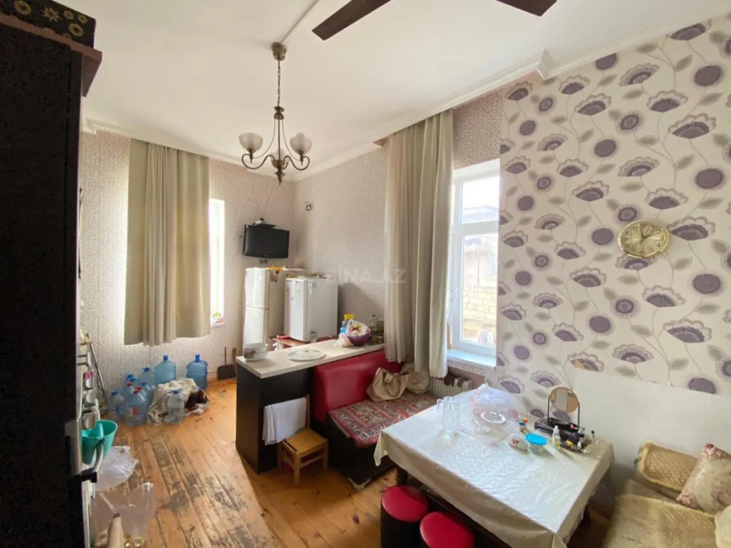 Satılır 6 otaqlı həyət evi 300 m²