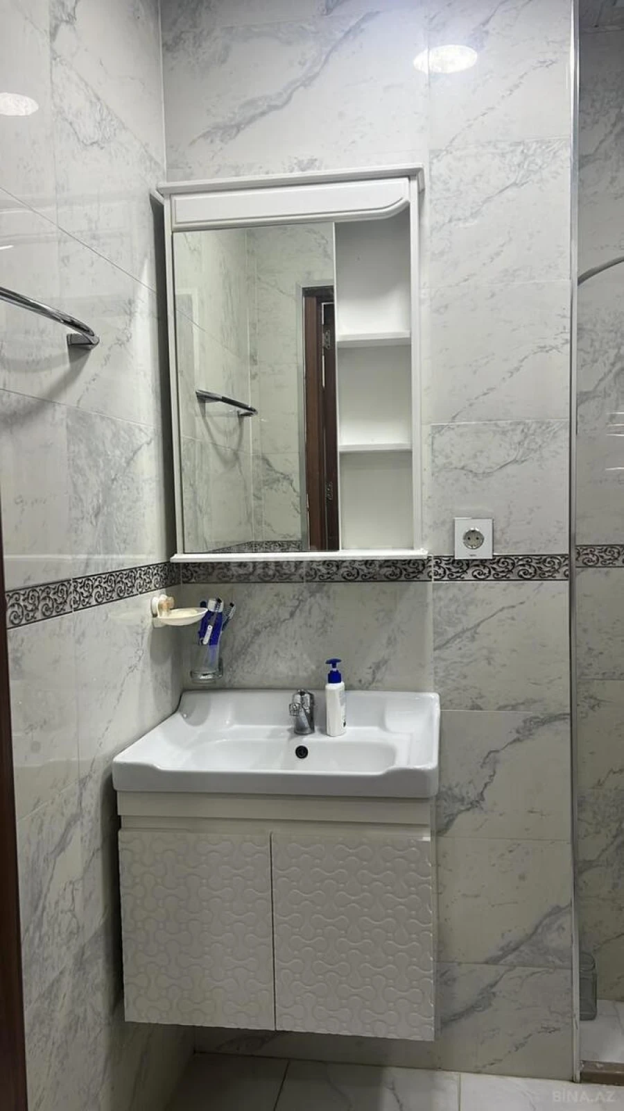 Kirayə verilir 2 otaqlı mənzil 43 m²