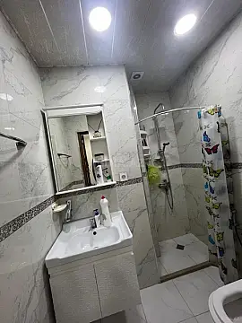 Kirayə verilir 2 otaqlı mənzil 43 m²