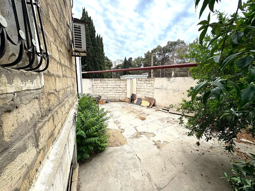 Satılır 5 otaqlı mənzil 100 m²