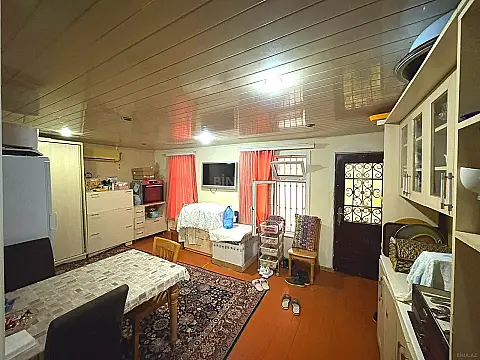 Satılır 5 otaqlı mənzil 100 m²