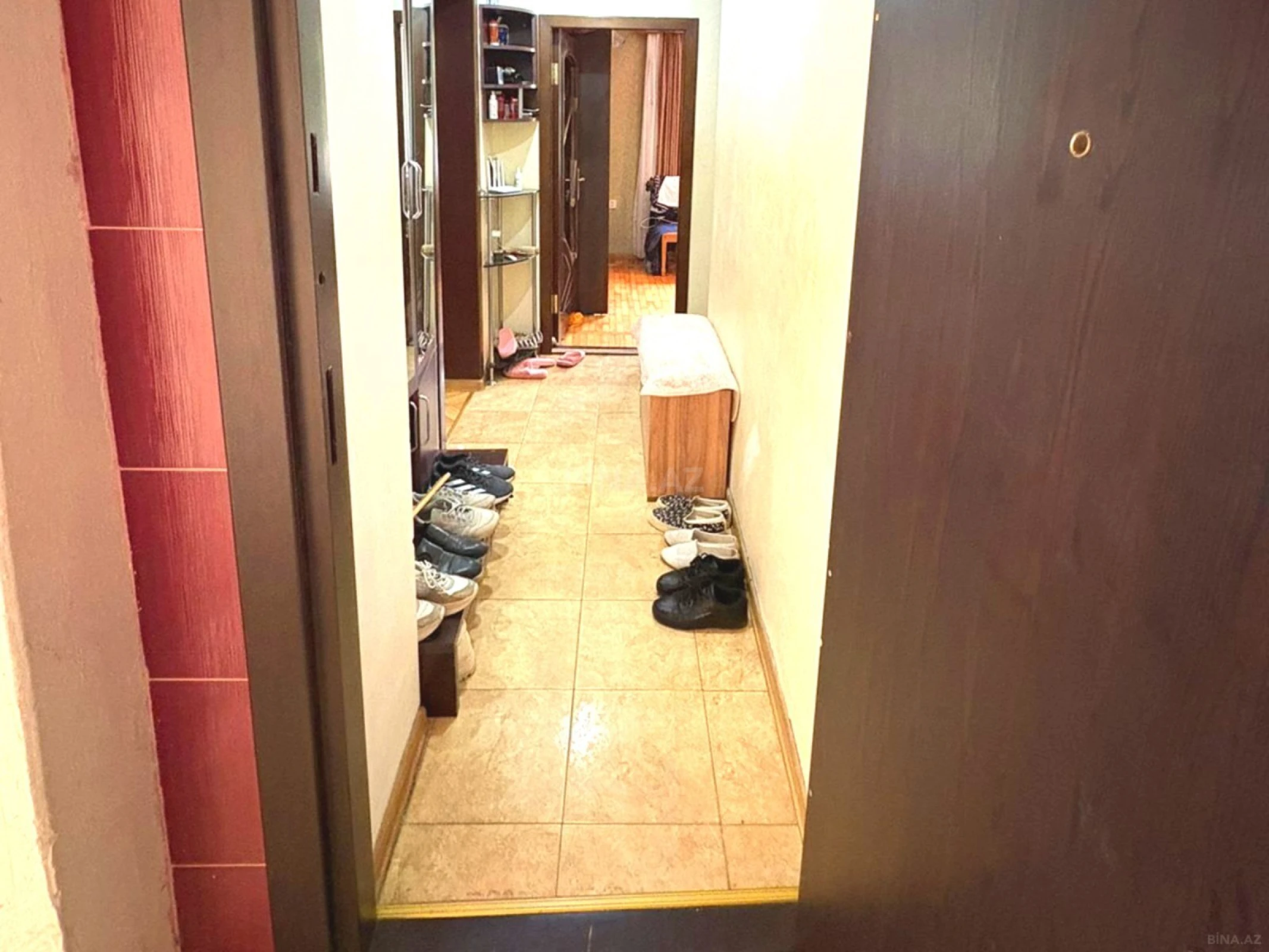 Satılır 5 otaqlı mənzil 100 m²