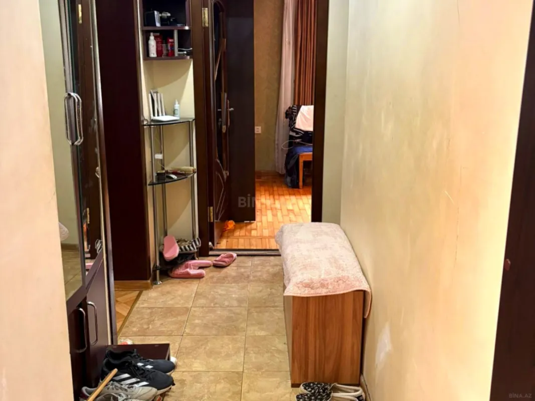 Satılır 5 otaqlı mənzil 100 m²