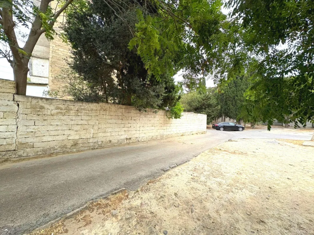 Satılır 5 otaqlı mənzil 100 m²