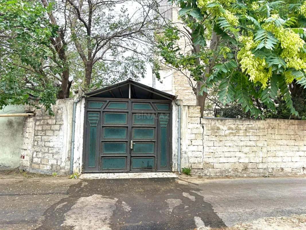 Satılır 5 otaqlı mənzil 100 m²