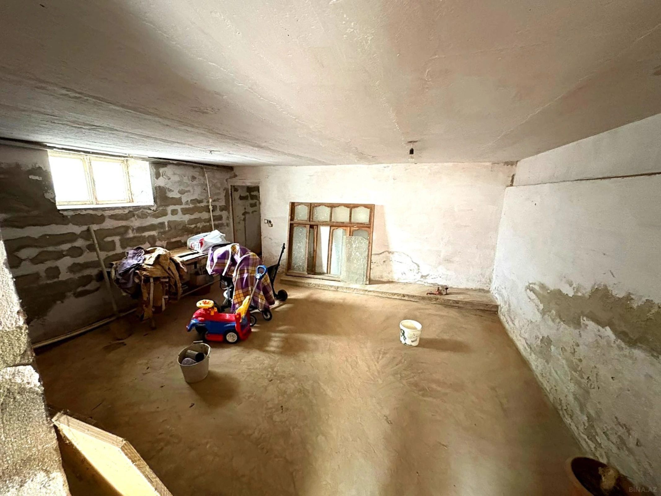 Satılır 5 otaqlı mənzil 100 m²