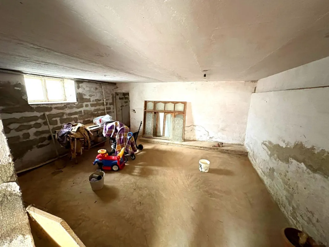 Satılır 5 otaqlı mənzil 100 m²