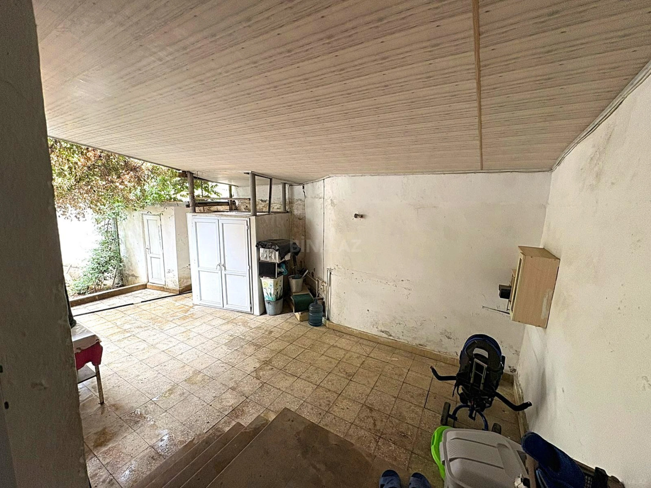 Satılır 5 otaqlı mənzil 100 m²