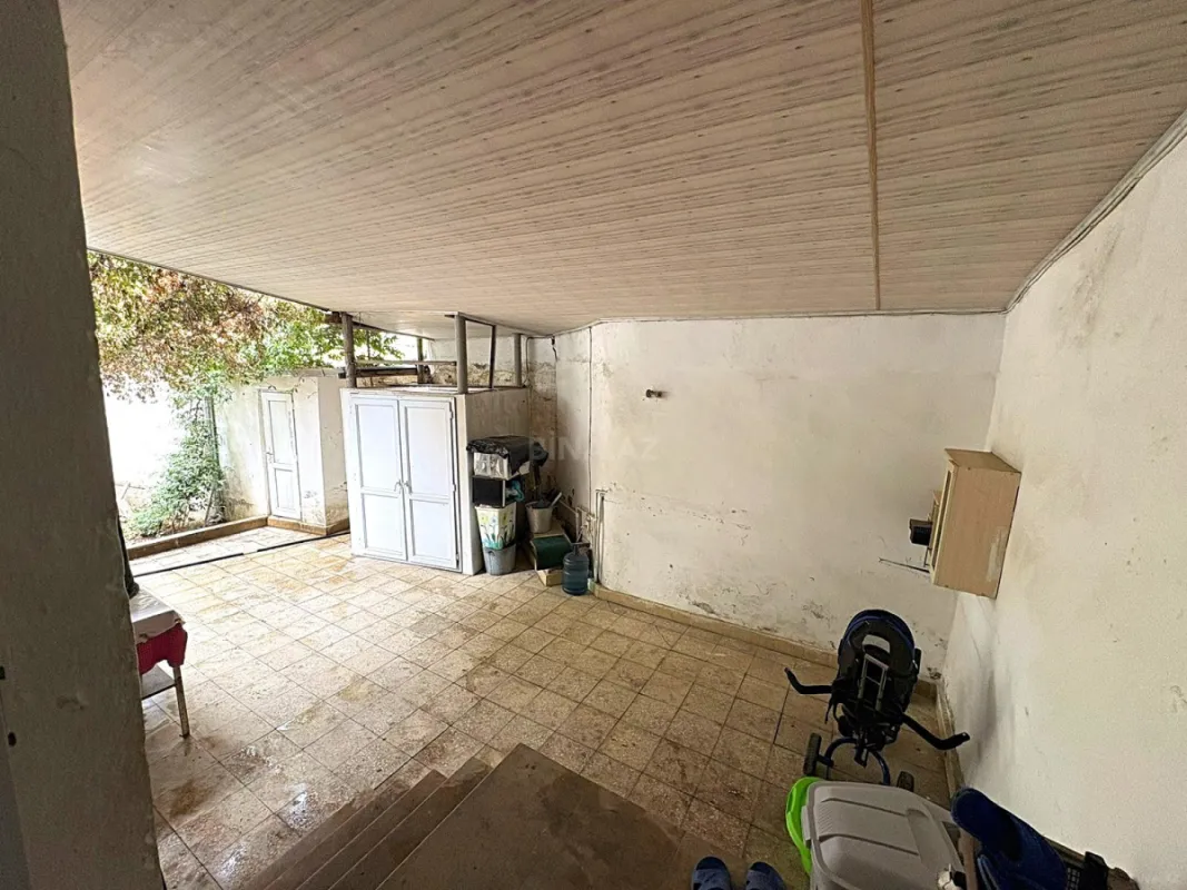 Satılır 5 otaqlı mənzil 100 m²