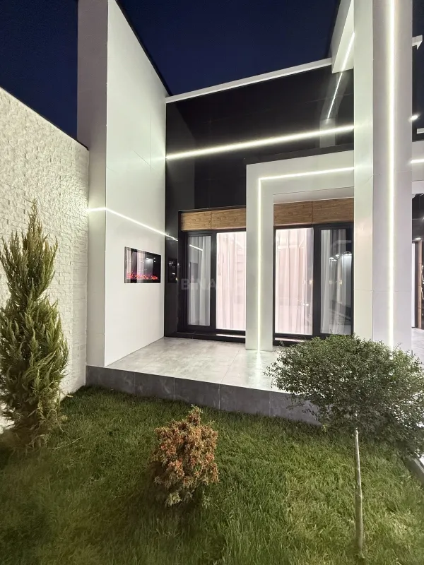Satılır 4 otaqlı həyət evi 160 m²