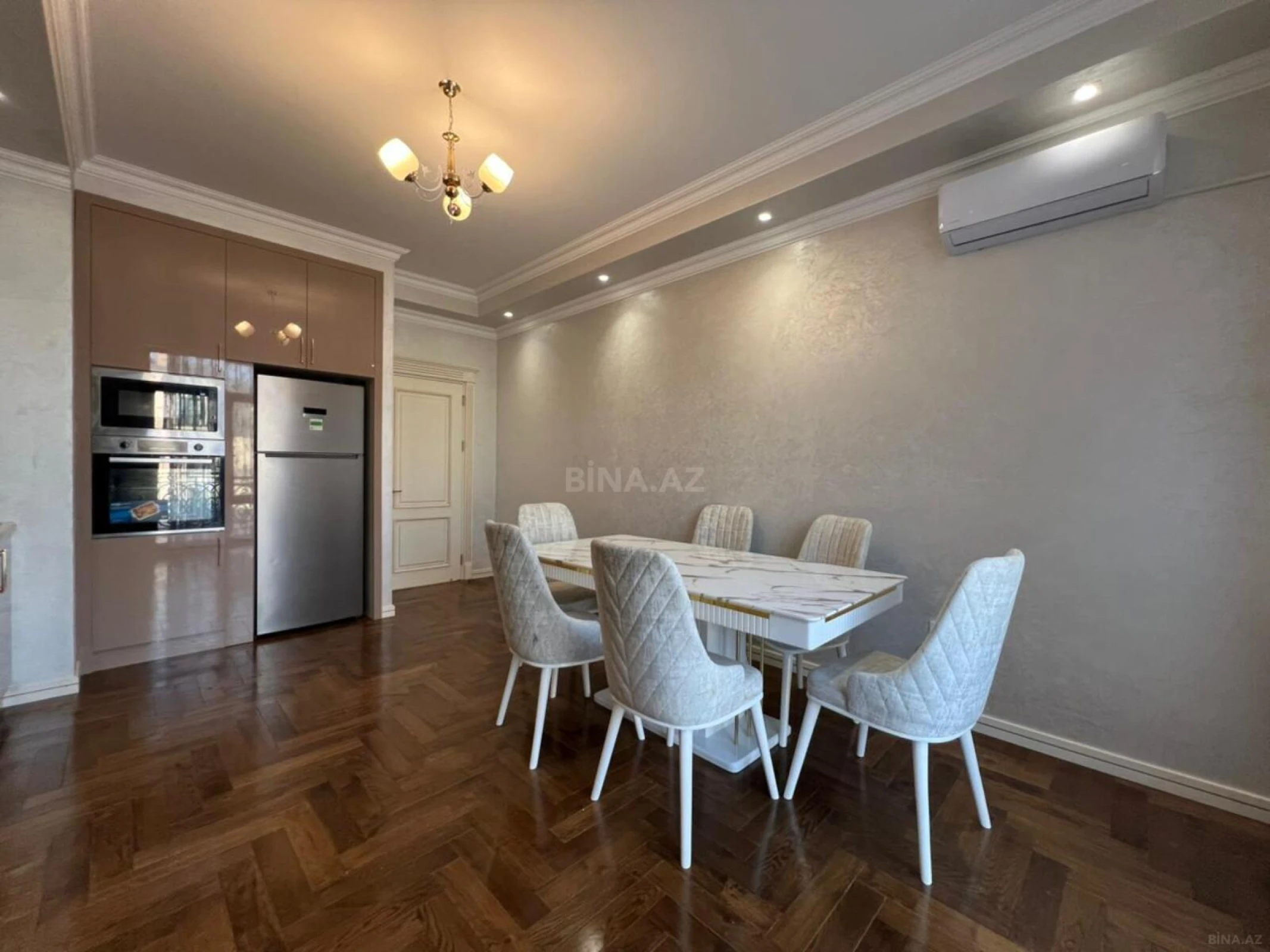 Kirayə verilir 2 otaqlı mənzil 97 m²