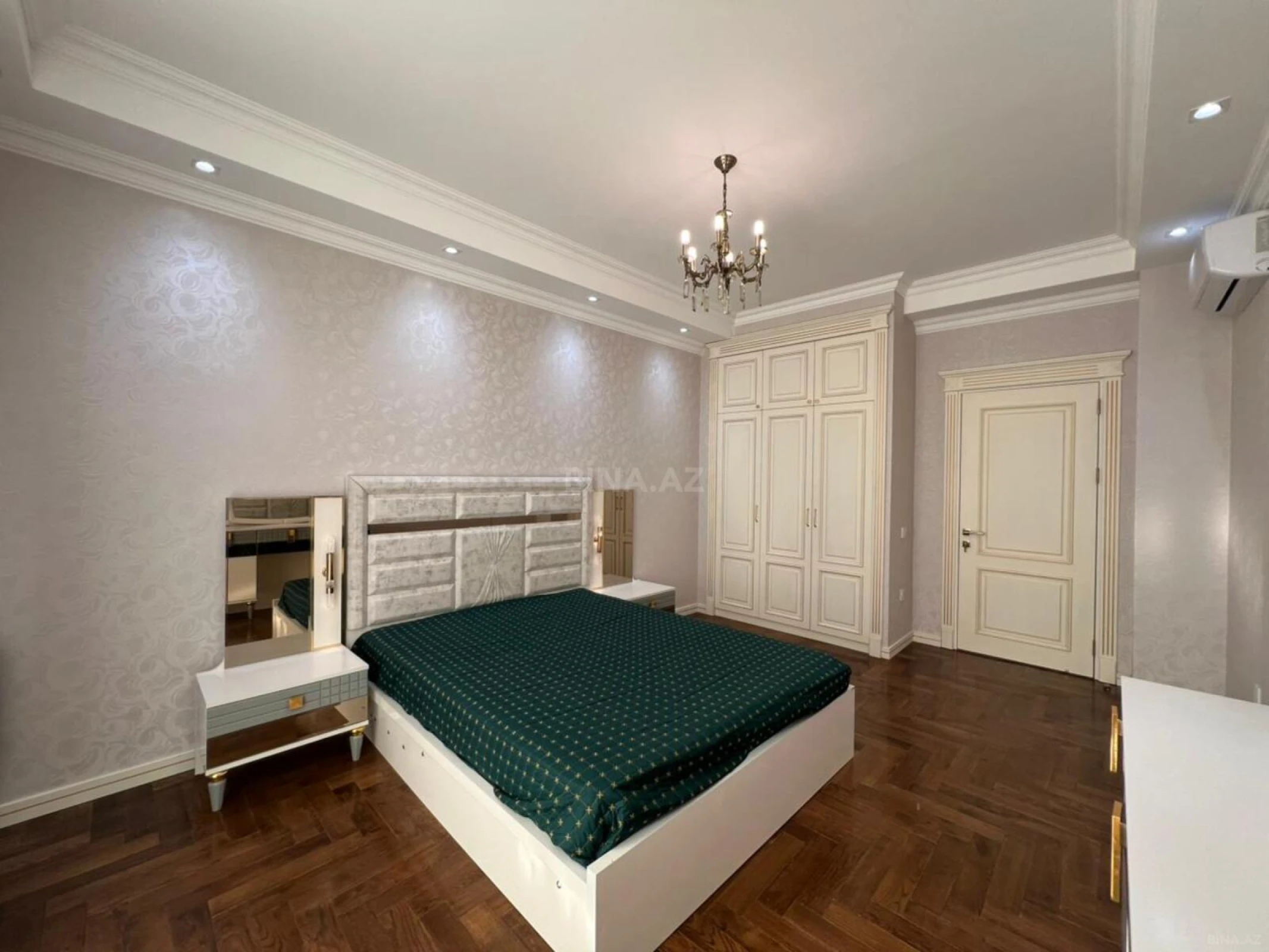 Kirayə verilir 2 otaqlı mənzil 97 m²