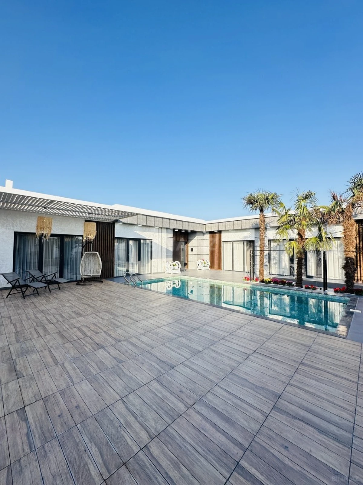 Satılır 5 otaqlı həyət evi 220 m²