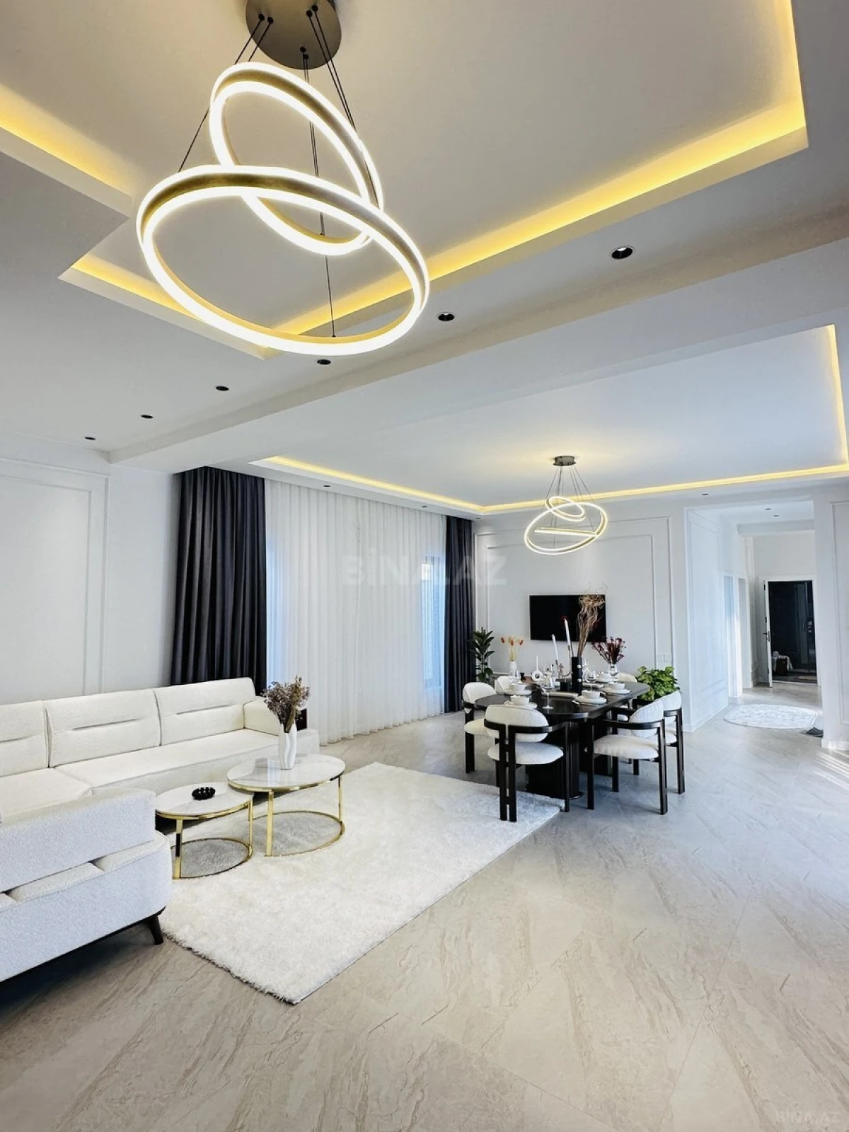 Satılır 5 otaqlı həyət evi 220 m²