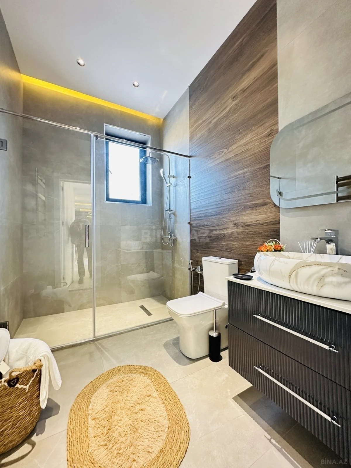 Satılır 5 otaqlı həyət evi 220 m²