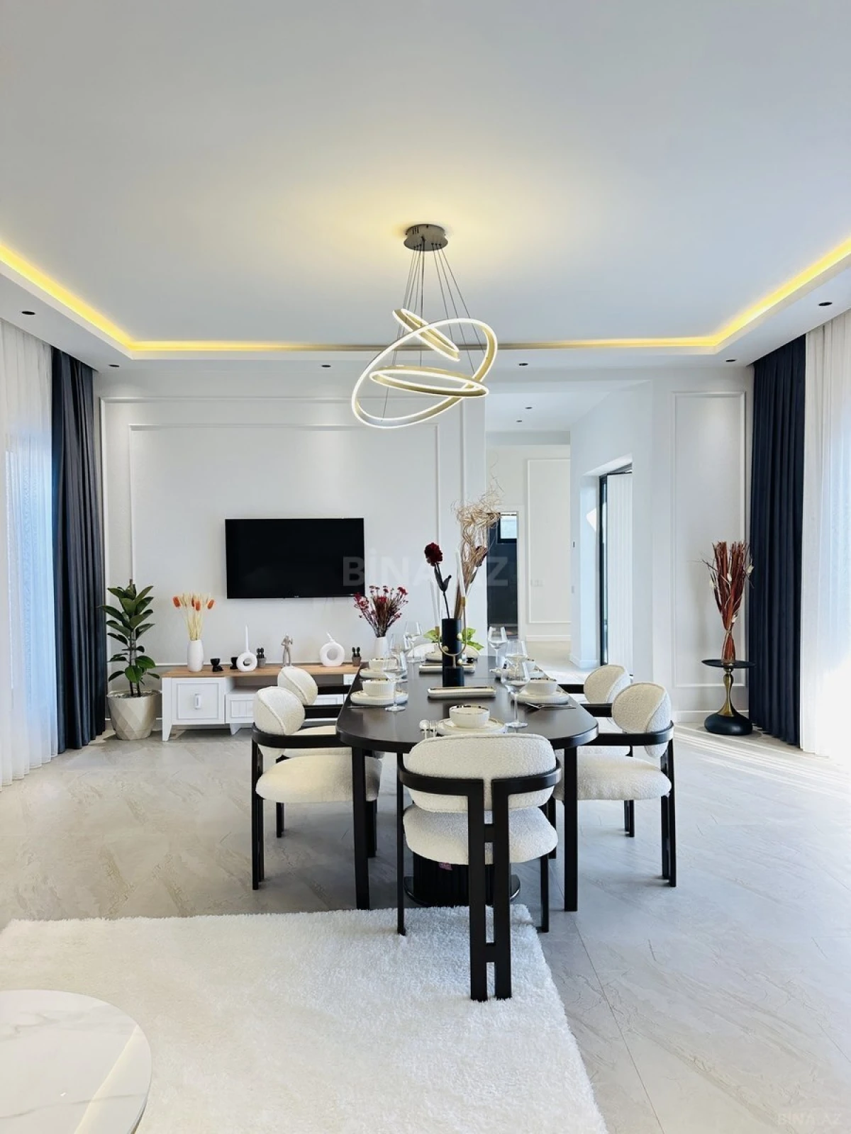 Satılır 5 otaqlı həyət evi 220 m²