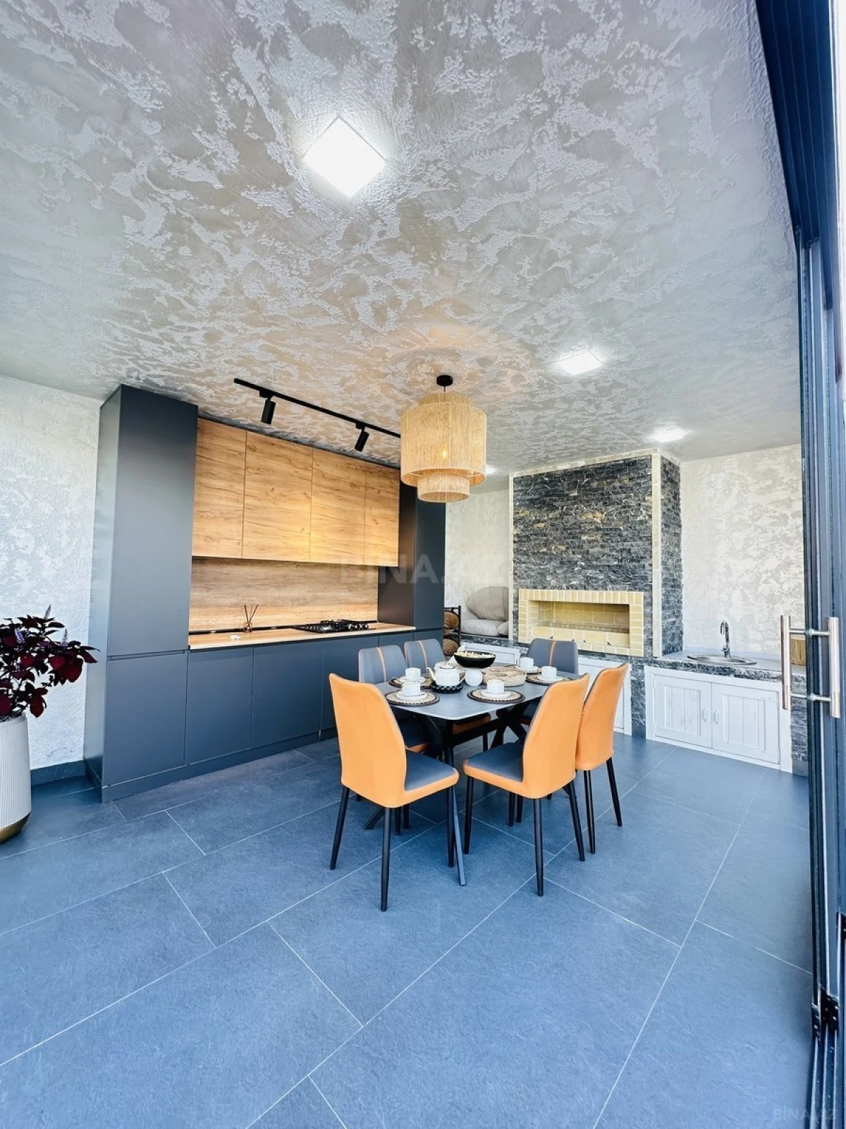 Satılır 5 otaqlı həyət evi 220 m²