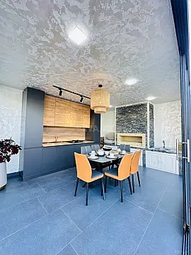 Satılır 5 otaqlı həyət evi 220 m²