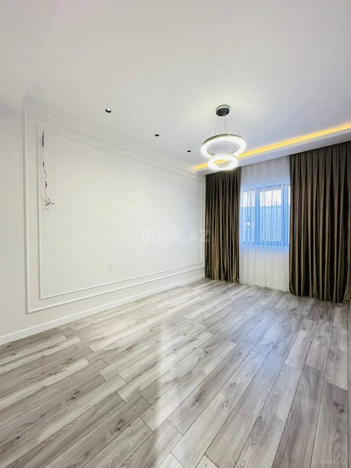 Satılır 5 otaqlı həyət evi 220 m²