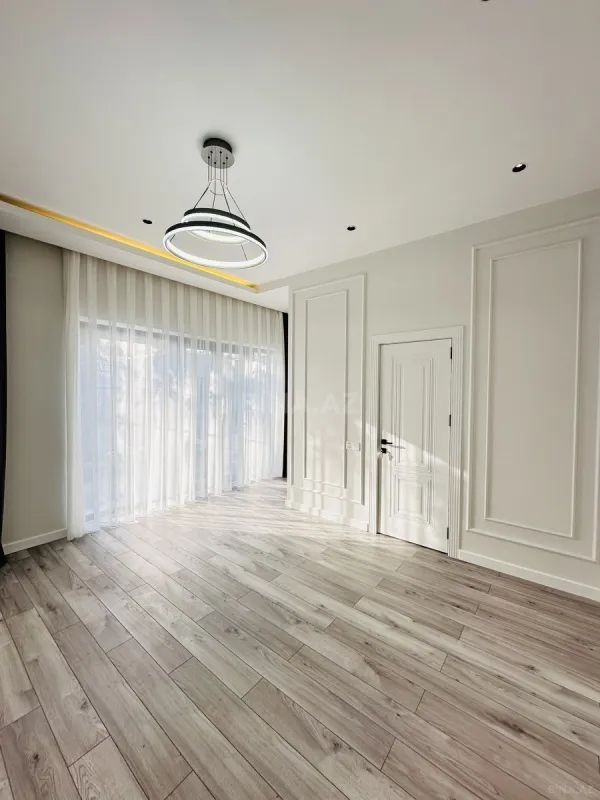 Satılır 5 otaqlı həyət evi 220 m²