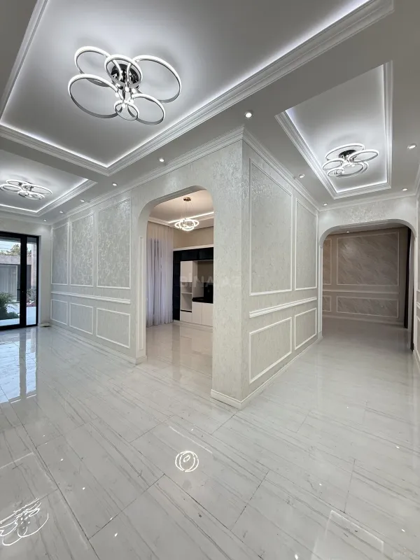 Satılır 5 otaqlı həyət evi 220 m²