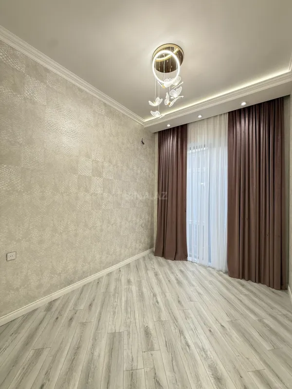 Satılır 5 otaqlı həyət evi 220 m²