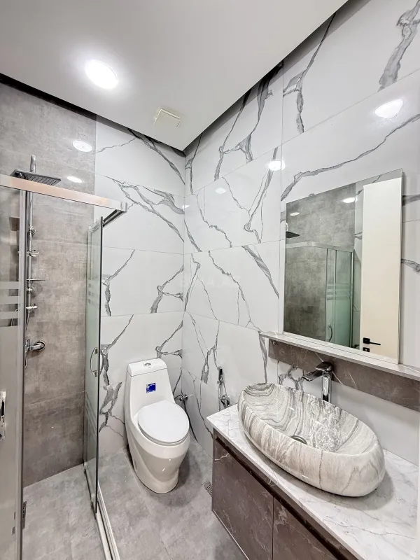 Satılır 5 otaqlı həyət evi 220 m²