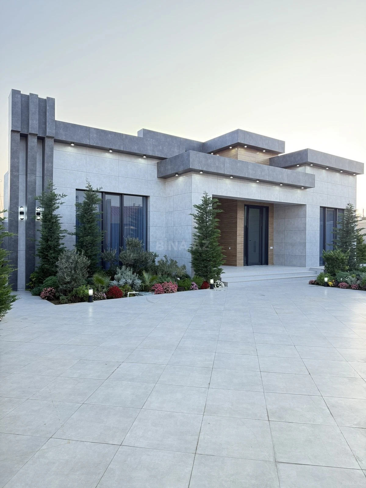 Satılır 5 otaqlı həyət evi 220 m²