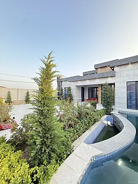 Satılır 5 otaqlı həyət evi 220 m²