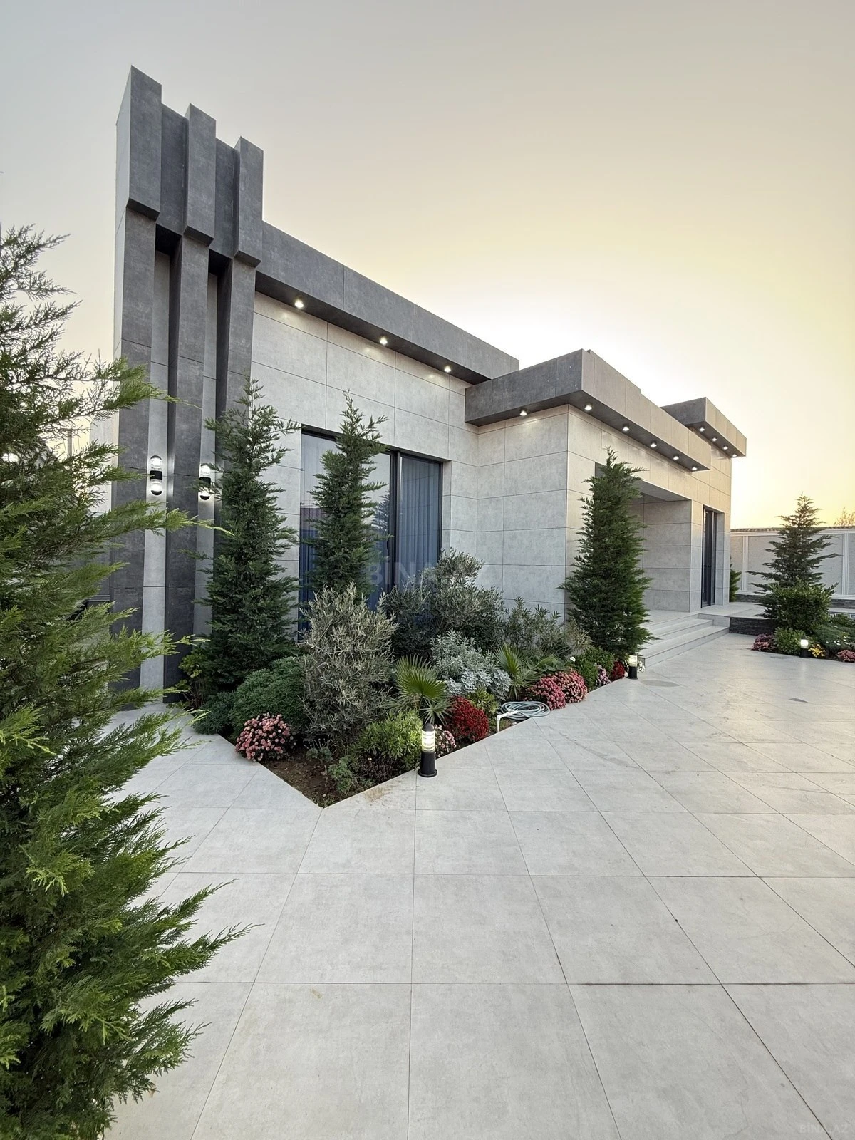 Satılır 5 otaqlı həyət evi 220 m²