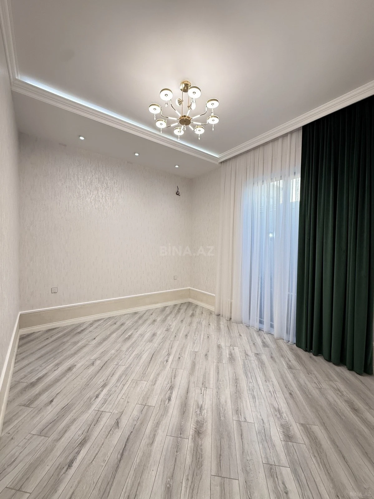 Satılır 5 otaqlı həyət evi 220 m²