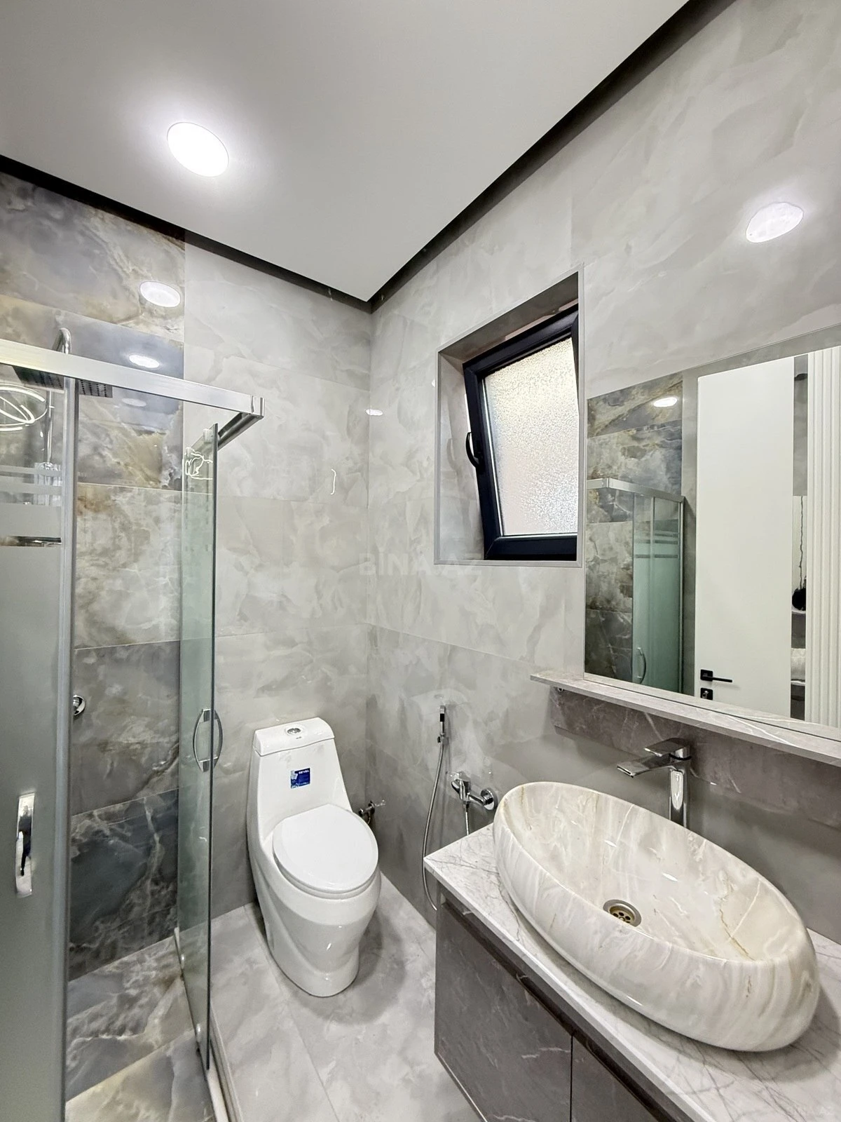 Satılır 5 otaqlı həyət evi 220 m²