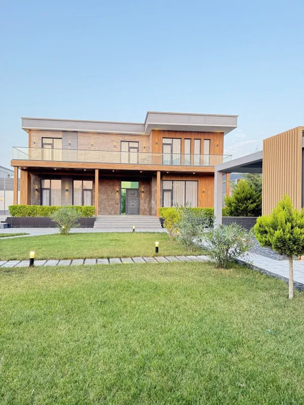 Satılır 6 otaqlı həyət evi 450 m²