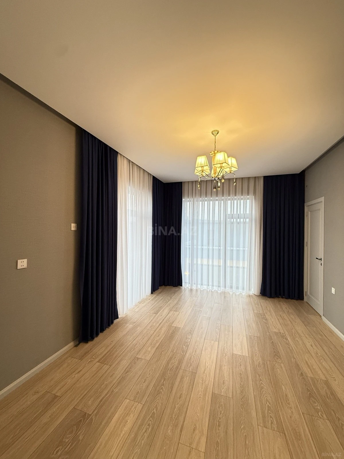 Satılır 6 otaqlı həyət evi 450 m²
